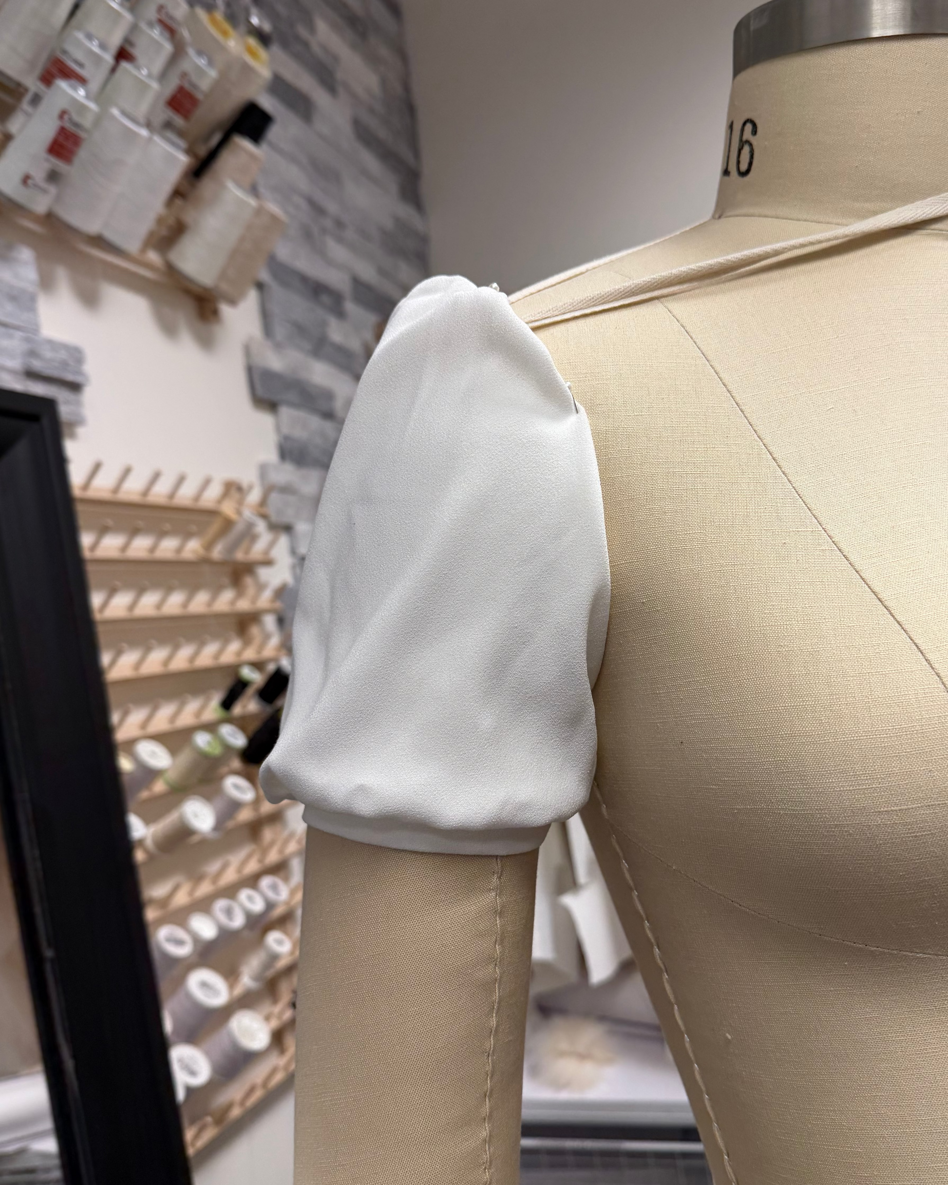 Puff with Cuff Front